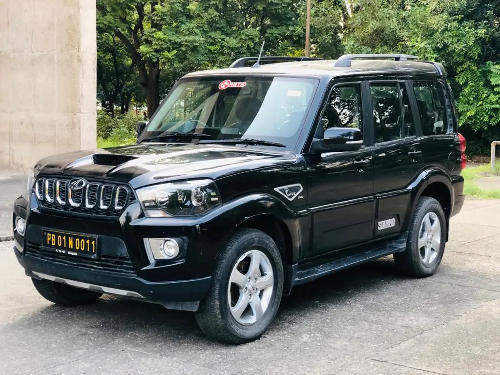 Mahindra Scorpio S11