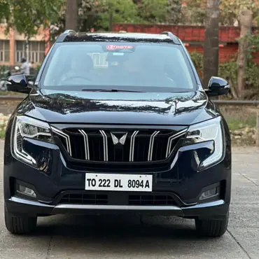 Mahindra XUV700 AX7 Luxury AWD AT Diesel