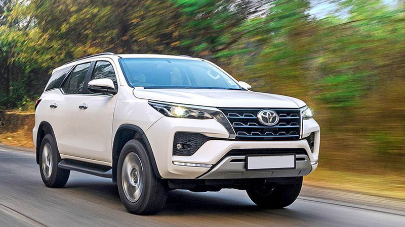 Self-Drive Toyota Fortuner 4×4 Automated cars in Delhi