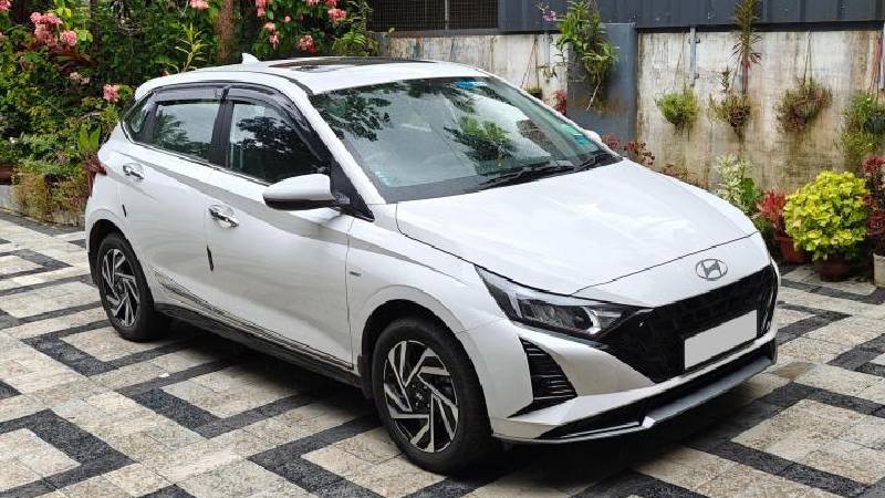 Top Self Drive Car Rental Company in Delhi for Adventure & Family Tours